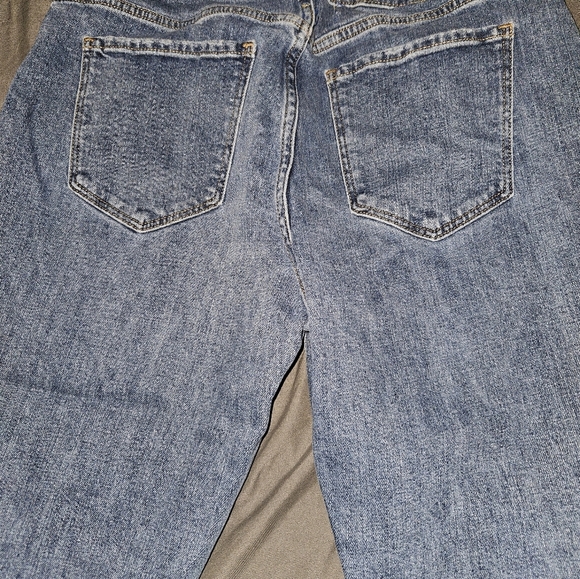 Old navy cuffed Capri jeans - Picture 5 of 6